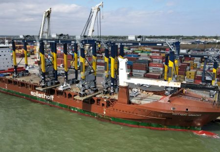 Port of Felixstowe takes delivery of Five new Automated Rubber Tyred Gantry cranes